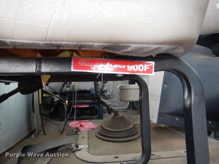 image for item DJ8896 2002 Mack CH612  dump truck