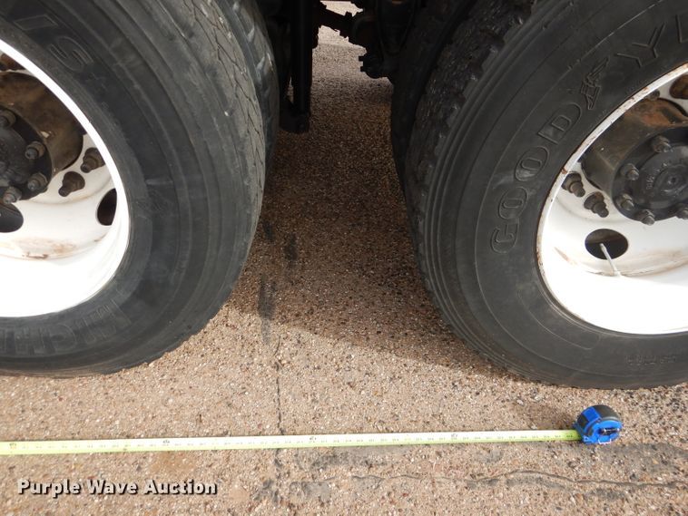 image for item DJ8896 2002 Mack CH612  dump truck