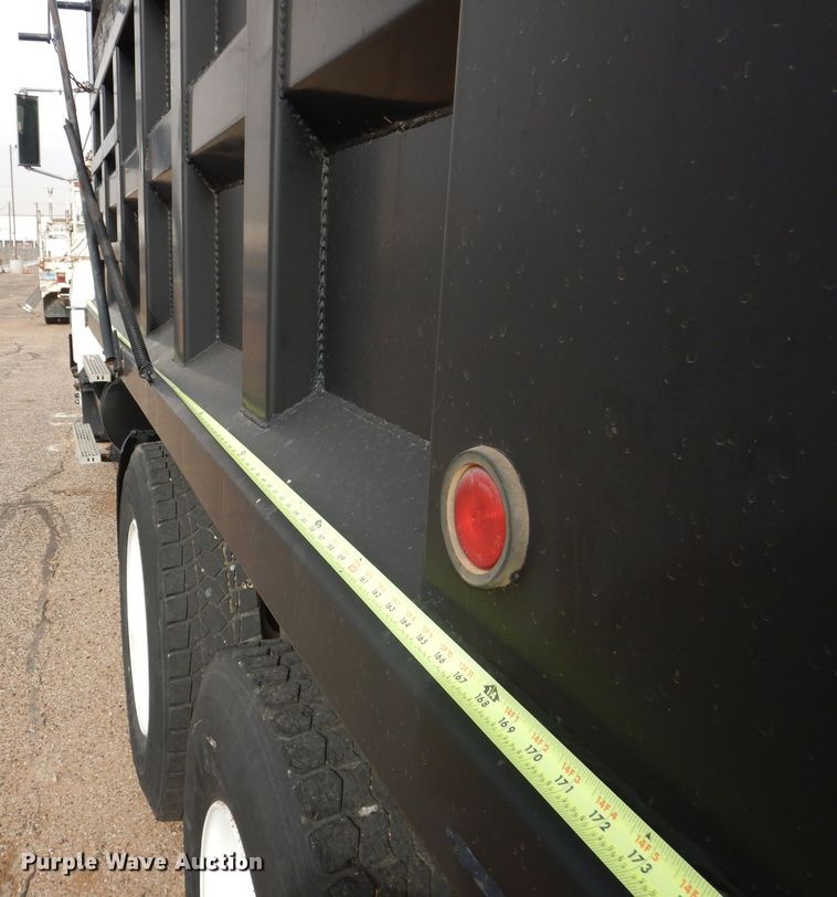 image for item DJ8896 2002 Mack CH612  dump truck