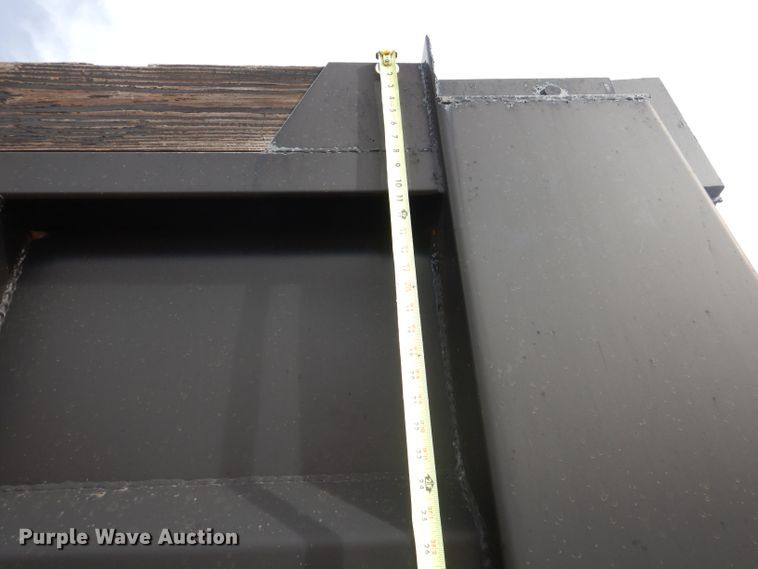 image for item DJ8896 2002 Mack CH612  dump truck