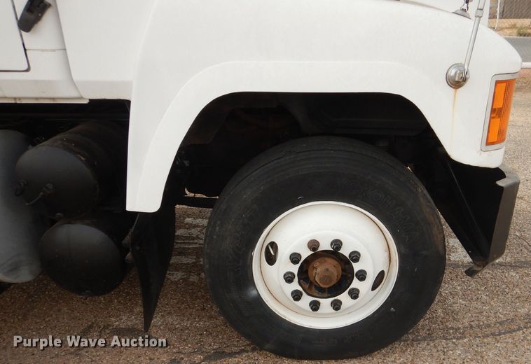 image for item DJ8896 2002 Mack CH612  dump truck