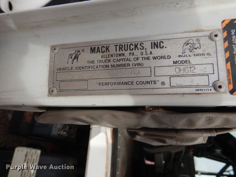 image for item DJ8896 2002 Mack CH612  dump truck