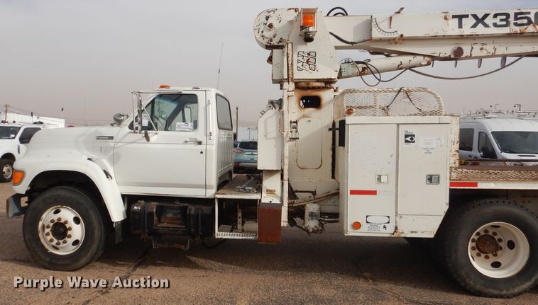 image for item DJ8897 1995 Ford FT900  digger derrick truck