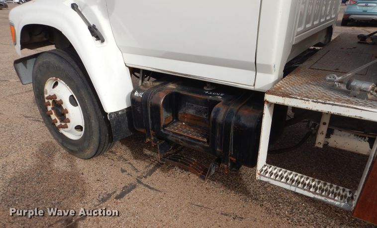 image for item DJ8897 1995 Ford FT900  digger derrick truck