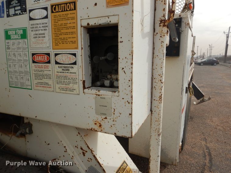 image for item DJ8897 1995 Ford FT900  digger derrick truck