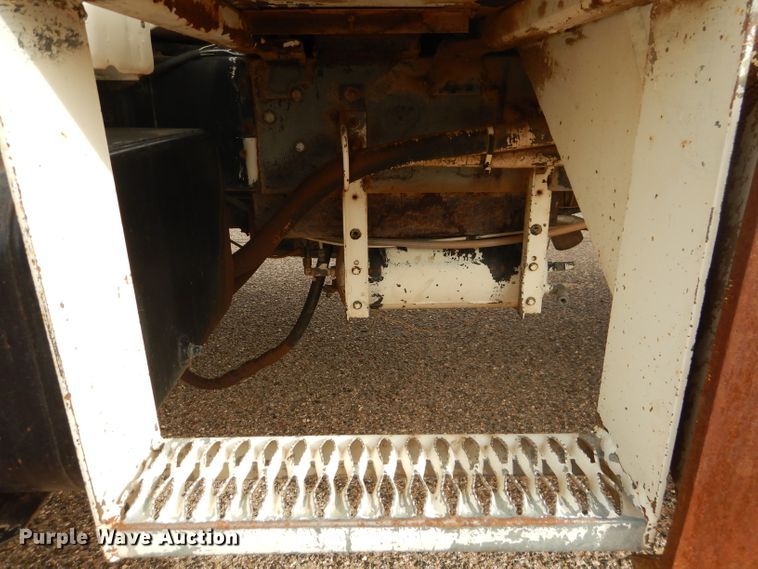 image for item DJ8897 1995 Ford FT900  digger derrick truck