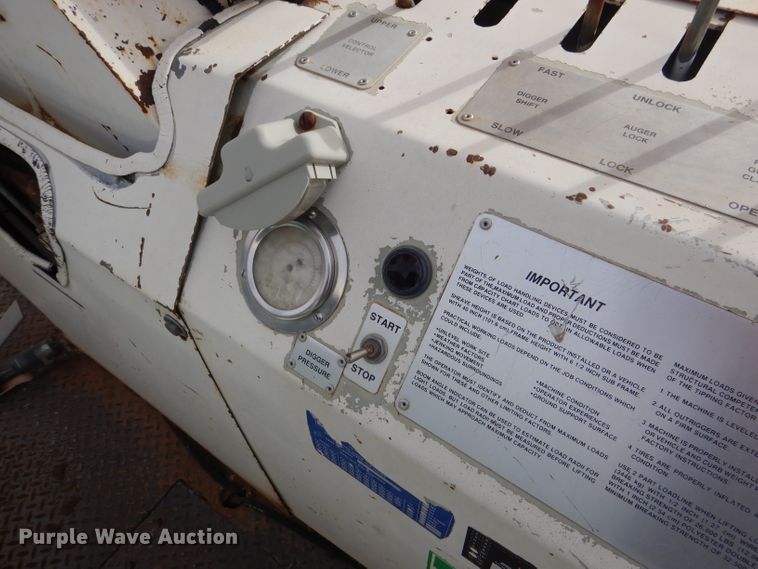 image for item DJ8897 1995 Ford FT900  digger derrick truck