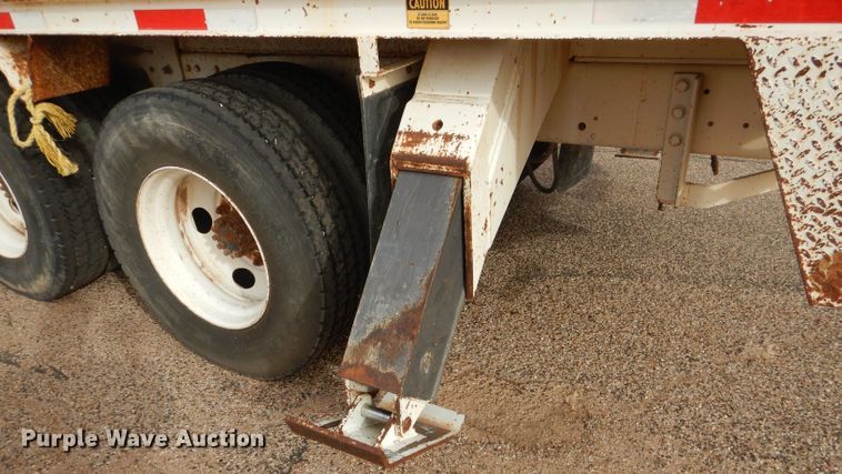 image for item DJ8897 1995 Ford FT900  digger derrick truck