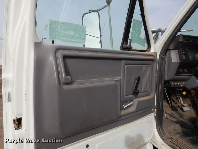 image for item DJ8897 1995 Ford FT900  digger derrick truck