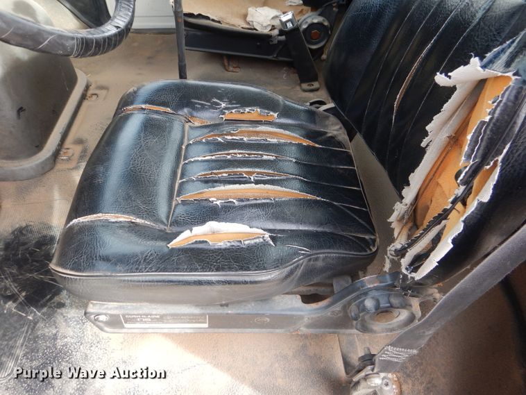 image for item DJ8897 1995 Ford FT900  digger derrick truck