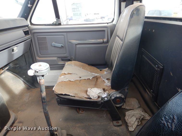 image for item DJ8897 1995 Ford FT900  digger derrick truck