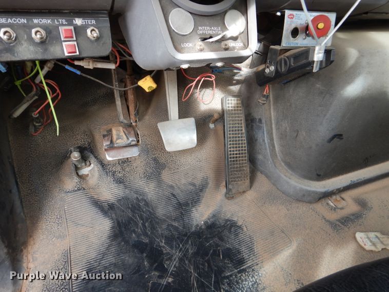 image for item DJ8897 1995 Ford FT900  digger derrick truck