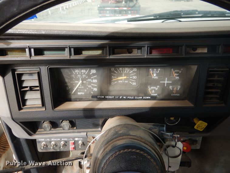 image for item DJ8897 1995 Ford FT900  digger derrick truck