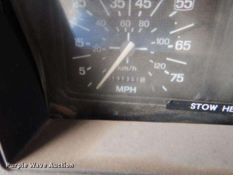 image for item DJ8897 1995 Ford FT900  digger derrick truck