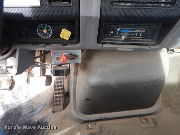 image for item DJ8897 1995 Ford FT900  digger derrick truck