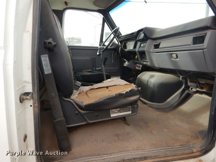 image for item DJ8897 1995 Ford FT900  digger derrick truck