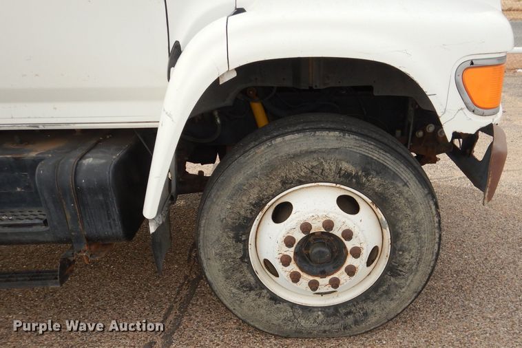 image for item DJ8897 1995 Ford FT900  digger derrick truck