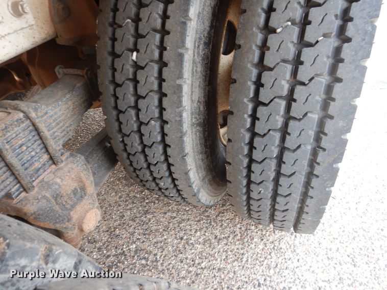 image for item DJ8897 1995 Ford FT900  digger derrick truck