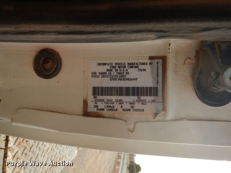 image for item DJ8897 1995 Ford FT900  digger derrick truck