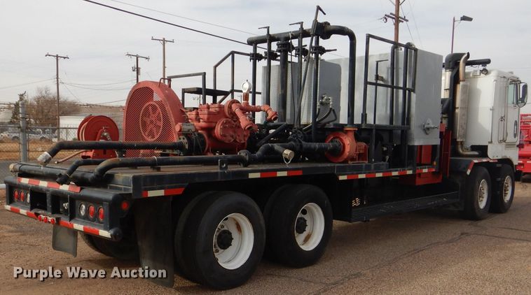 image for item DJ8898 2001 Peterbilt 362  oilfield truck