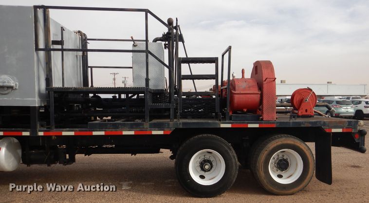 image for item DJ8898 2001 Peterbilt 362  oilfield truck