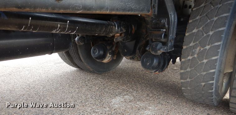 image for item DJ8898 2001 Peterbilt 362  oilfield truck