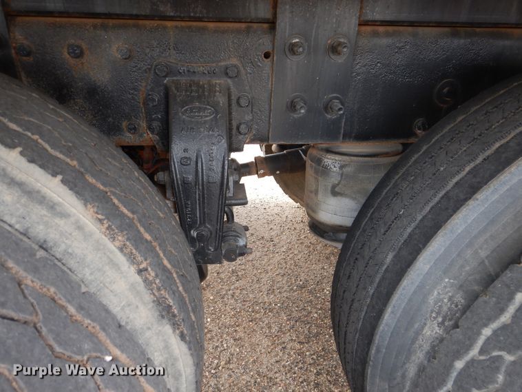 image for item DJ8898 2001 Peterbilt 362  oilfield truck