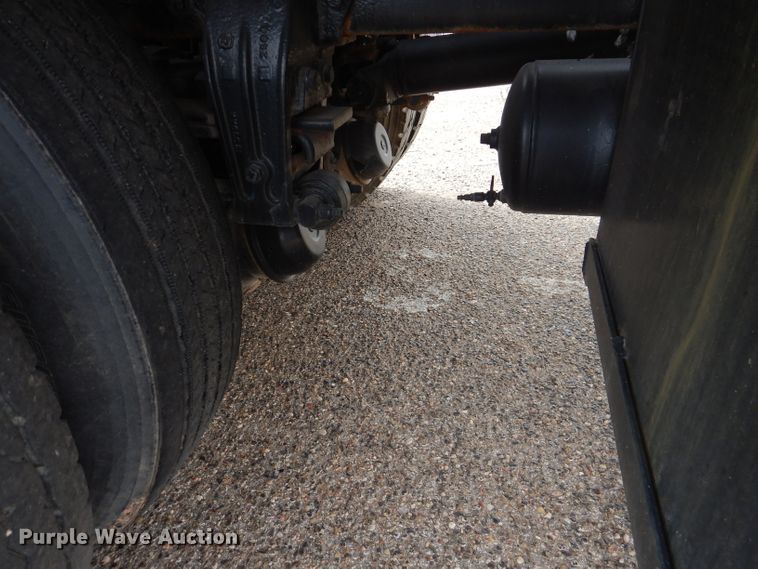 image for item DJ8898 2001 Peterbilt 362  oilfield truck