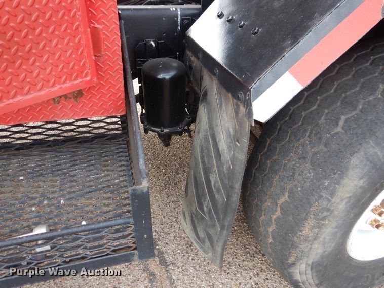 image for item DJ8898 2001 Peterbilt 362  oilfield truck