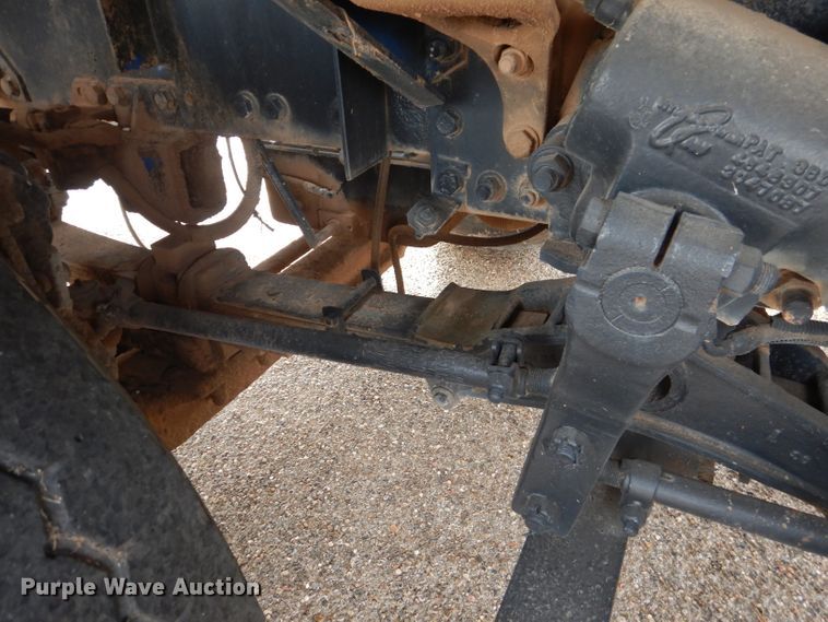 image for item DJ8898 2001 Peterbilt 362  oilfield truck