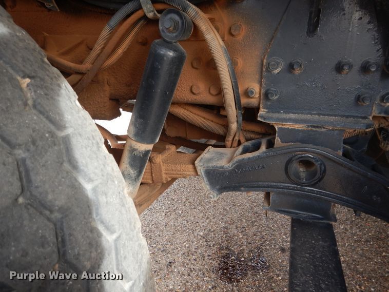 image for item DJ8898 2001 Peterbilt 362  oilfield truck