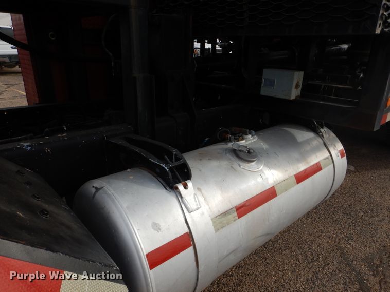 image for item DJ8898 2001 Peterbilt 362  oilfield truck