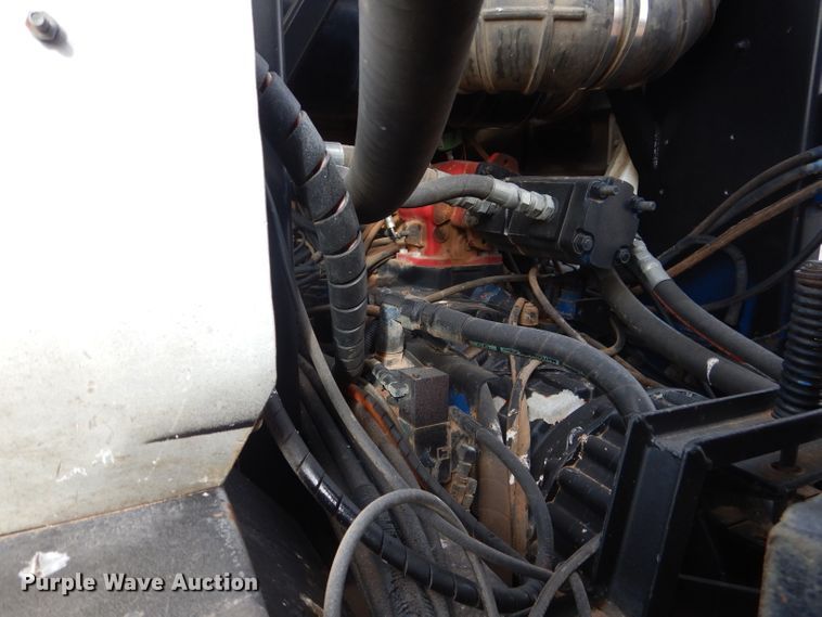 image for item DJ8898 2001 Peterbilt 362  oilfield truck