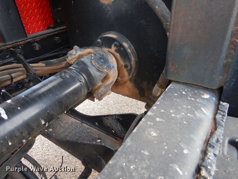 image for item DJ8898 2001 Peterbilt 362  oilfield truck