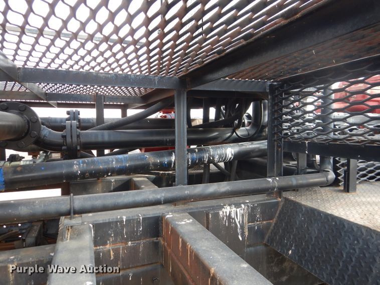 image for item DJ8898 2001 Peterbilt 362  oilfield truck