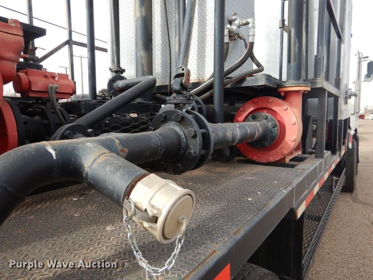 image for item DJ8898 2001 Peterbilt 362  oilfield truck