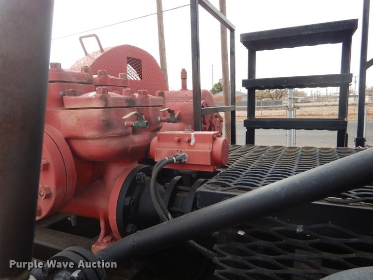 image for item DJ8898 2001 Peterbilt 362  oilfield truck