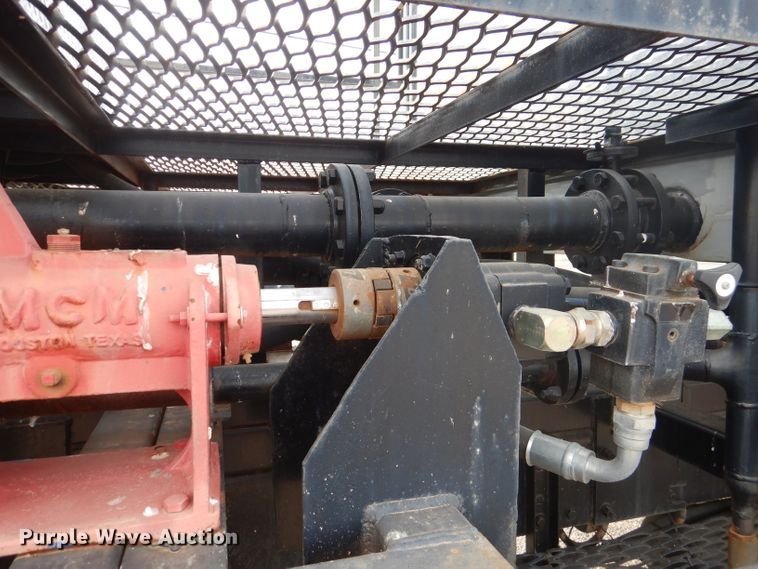 image for item DJ8898 2001 Peterbilt 362  oilfield truck