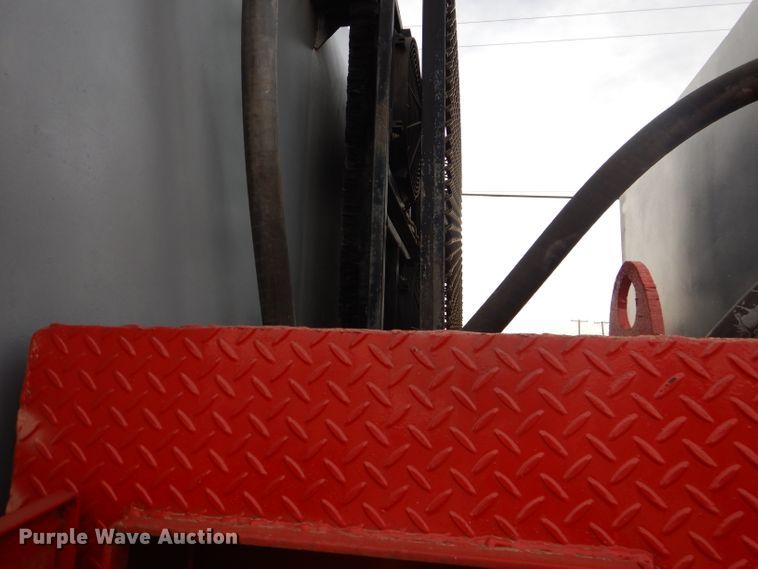 image for item DJ8898 2001 Peterbilt 362  oilfield truck