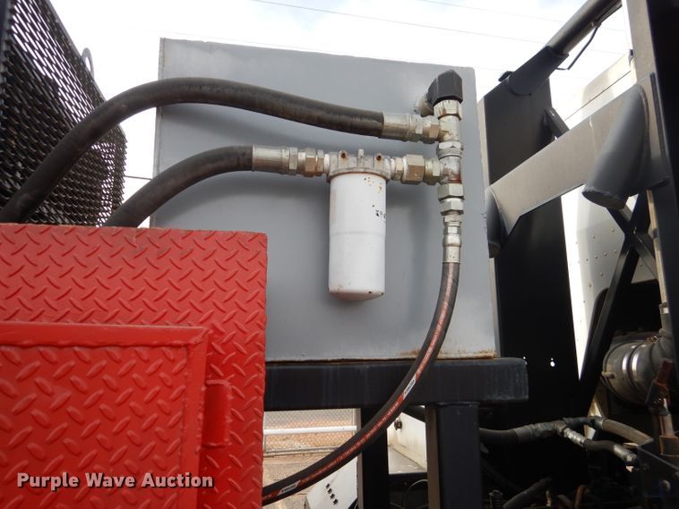 image for item DJ8898 2001 Peterbilt 362  oilfield truck