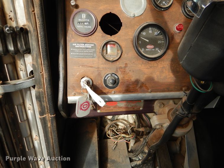 image for item DJ8898 2001 Peterbilt 362  oilfield truck