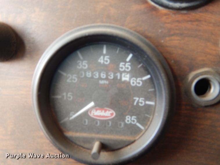 image for item DJ8898 2001 Peterbilt 362  oilfield truck