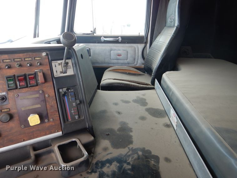 image for item DJ8898 2001 Peterbilt 362  oilfield truck