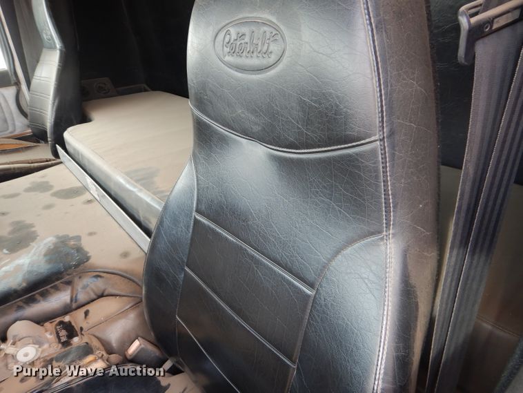 image for item DJ8898 2001 Peterbilt 362  oilfield truck