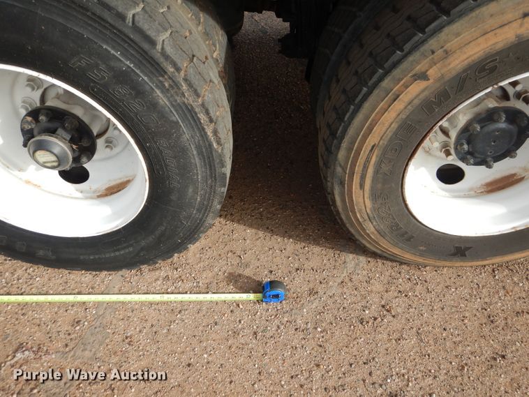 image for item DJ8898 2001 Peterbilt 362  oilfield truck