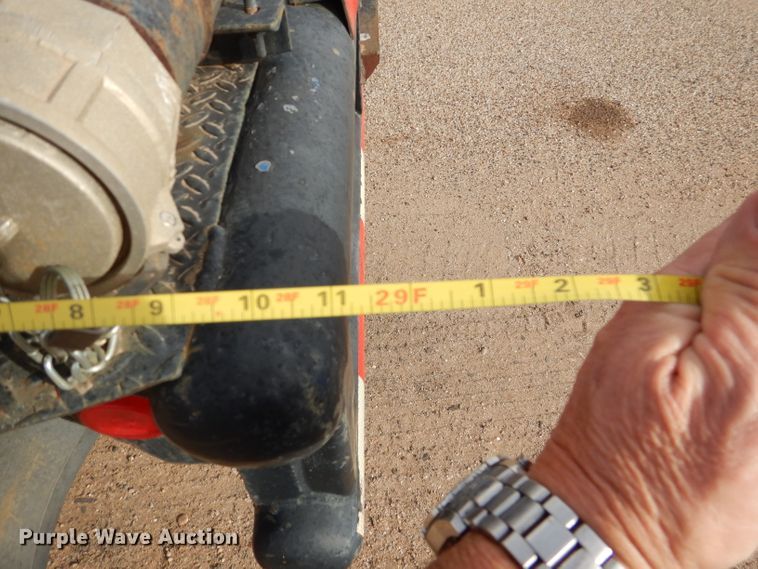 image for item DJ8898 2001 Peterbilt 362  oilfield truck