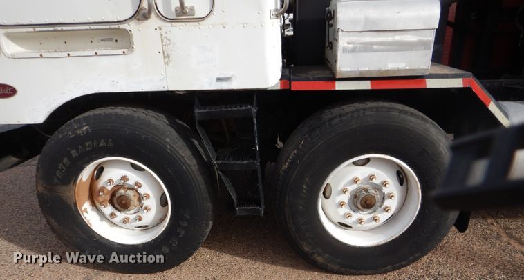 image for item DJ8898 2001 Peterbilt 362  oilfield truck