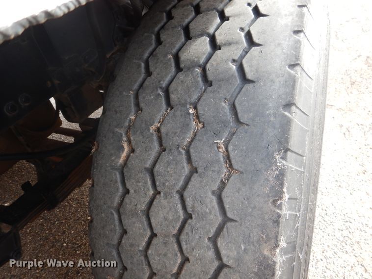 image for item DJ8898 2001 Peterbilt 362  oilfield truck