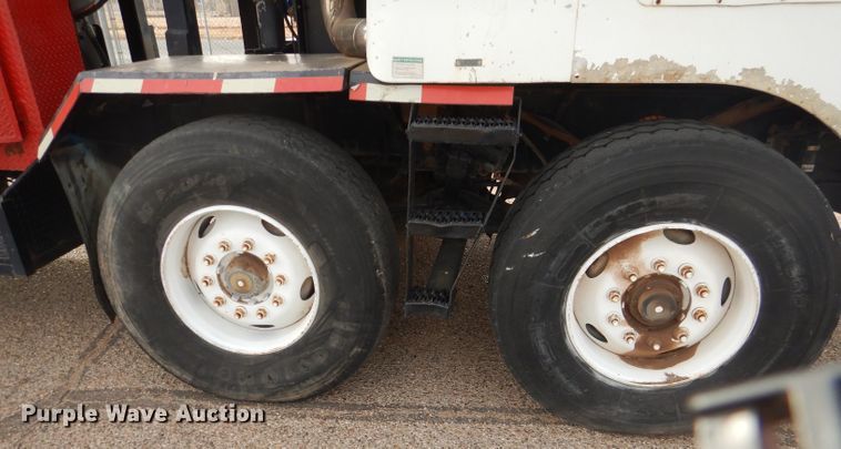 image for item DJ8898 2001 Peterbilt 362  oilfield truck