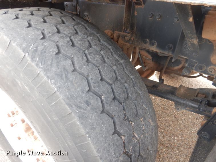 image for item DJ8898 2001 Peterbilt 362  oilfield truck